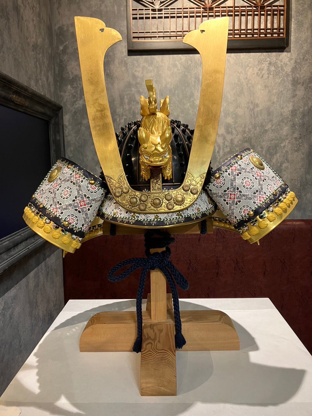 Ready-To-Ship) H006 Shishi Hoshi Kabuto helmet NEW | SAMURAI STORE