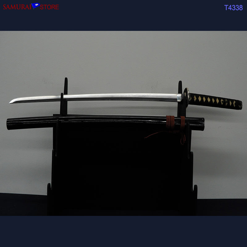 T4338 Wakizashi Sword KUNIYUKI in Ornate Mounting - Edo period