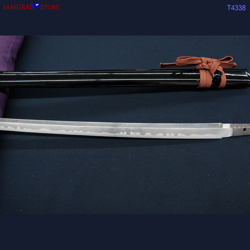 T4338 Wakizashi Sword KUNIYUKI in Ornate Mounting - Edo period
